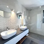Sandi Hvar Apartamento