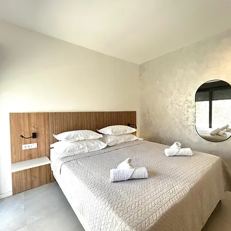 Apartment Sandi Hvar