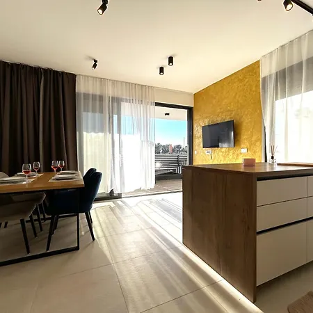 Sandi Hvar Lejlighed